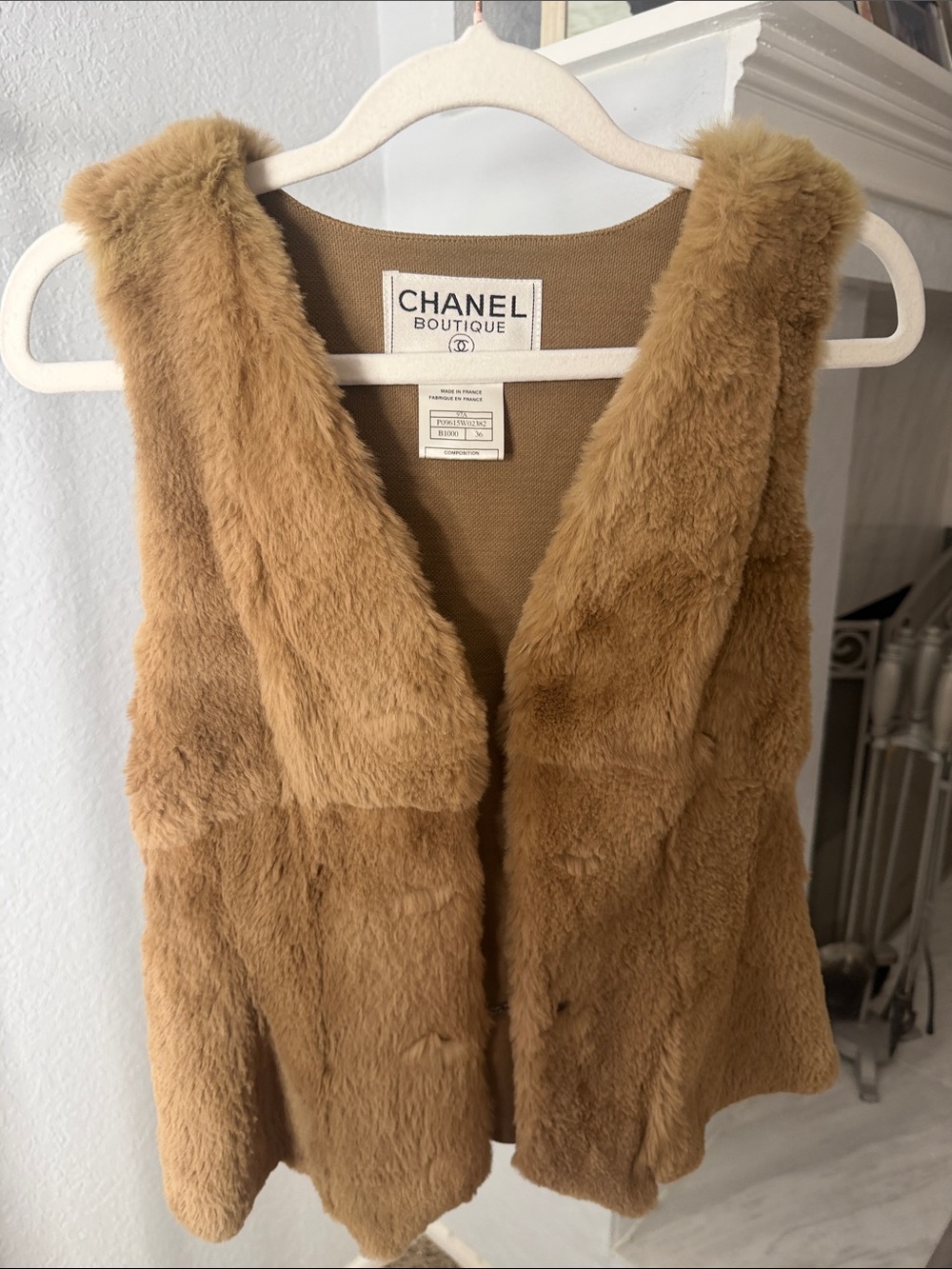 CHANEL Boutique Camel Brown Fur Sleeveless Vest